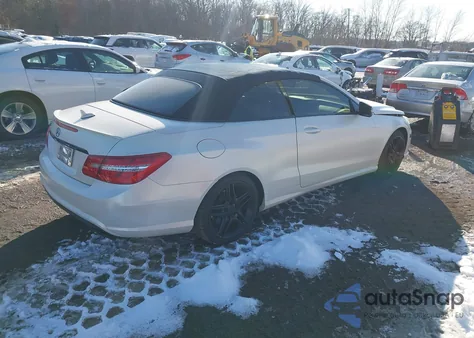 2011 Mercedes-Benz E 550 из США, поврежденный, VIN WDDKK7CF6BF068594